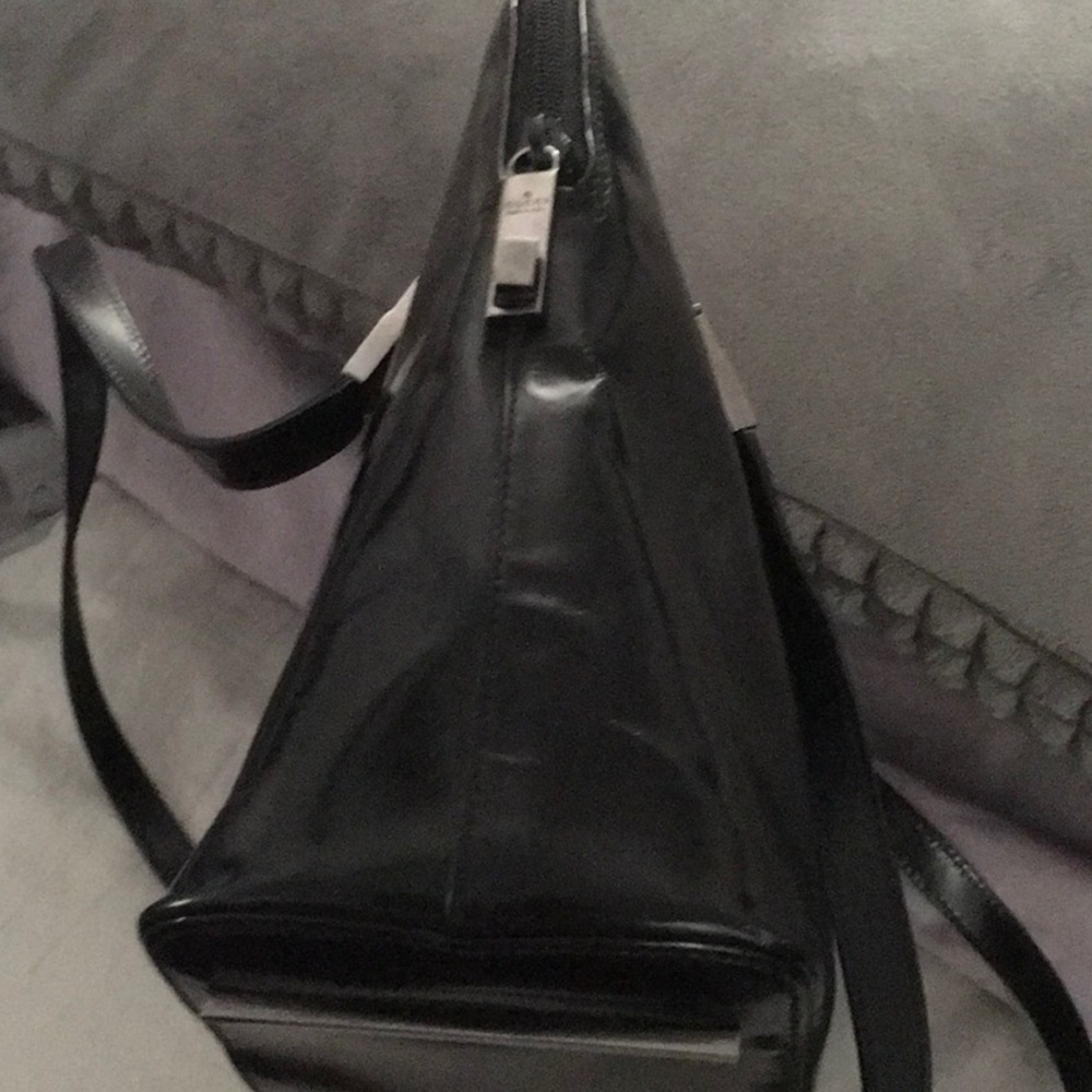 Vintage Gucci Black Patent Leather Bag - Picture 3 of 10